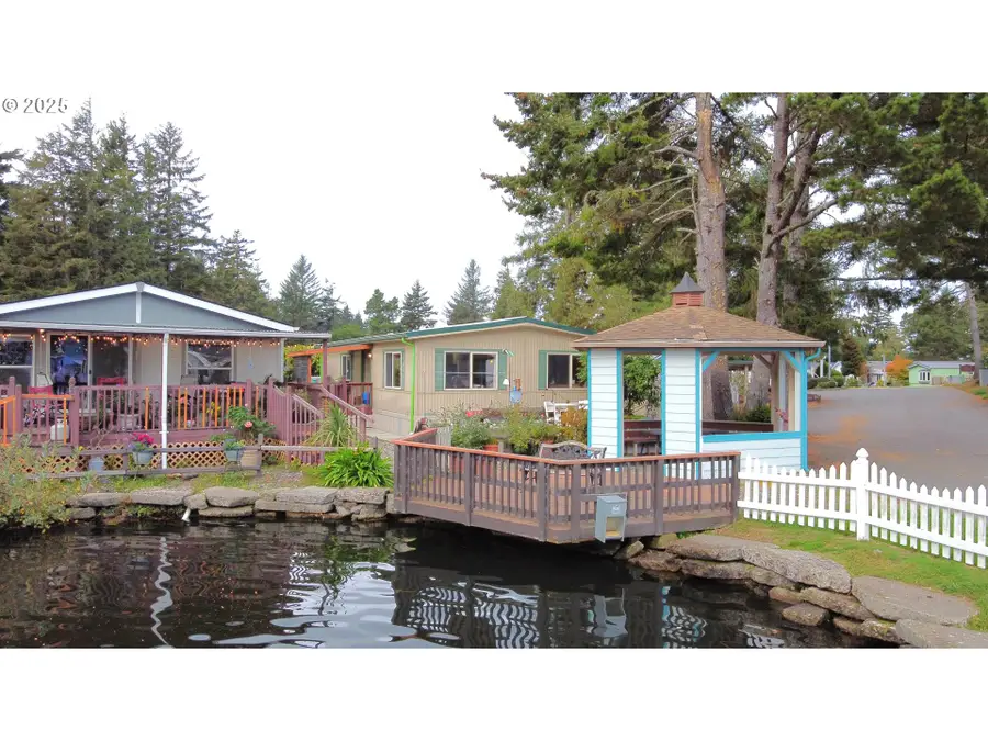 1765 Shorepines Dr, Coos Bay, OR 97420 - Image #2