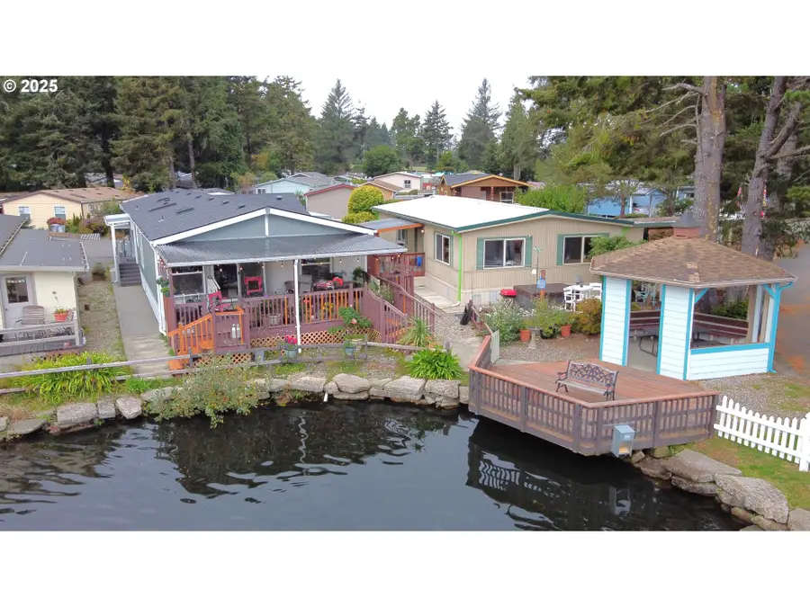 1765 Shorepines Dr, Coos Bay, OR 97420 - Image #3