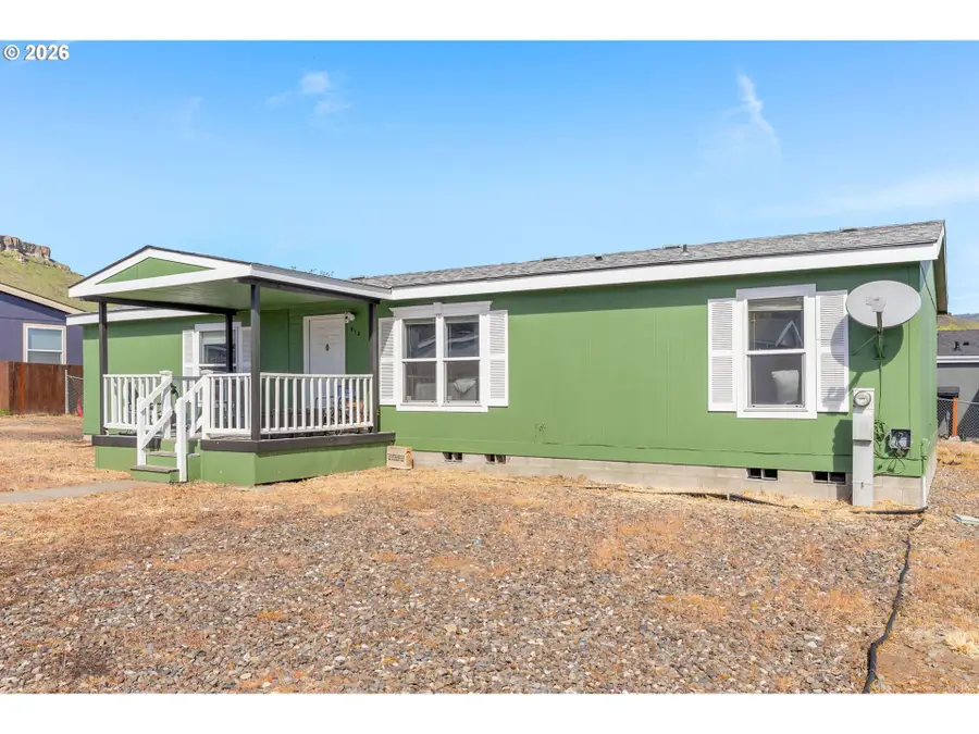 915 Home St, The Dalles, OR 97058 - #3