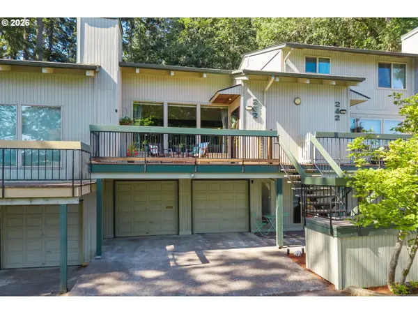 252 Foxtail Dr, Eugene, OR 97401