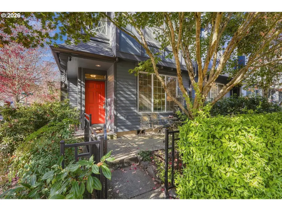 1247 SE Bianca St, Hillsboro, OR 97123 - #3