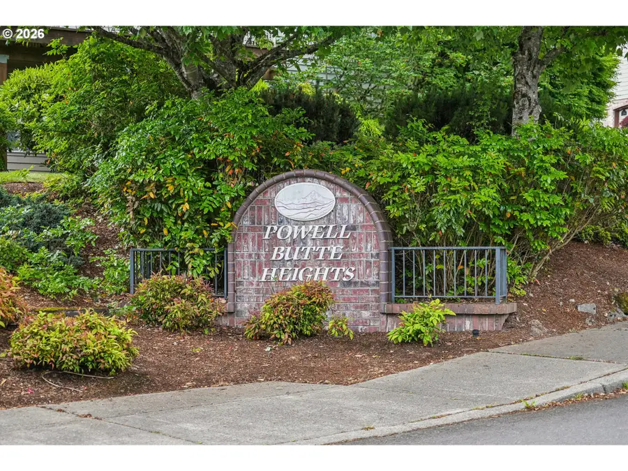 16432 SE Meadowland Ct, Portland, OR 97236 - #2