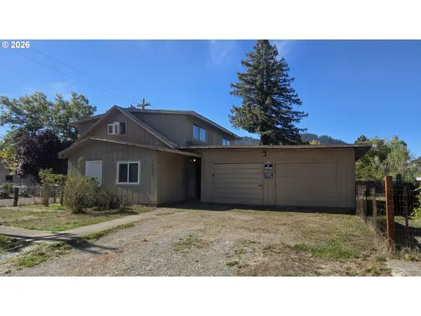 206 NE Spruce Ave, MyrtleCreek, OR 97457
