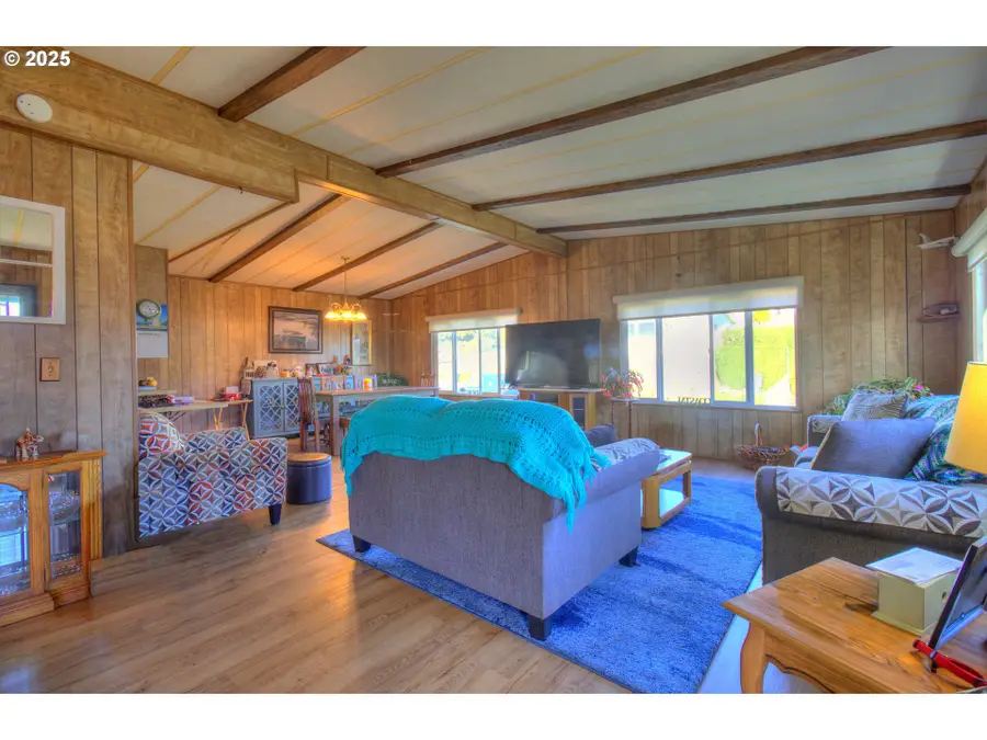 1109 Rowland Ln, Brookings, OR 97415 - Image #3