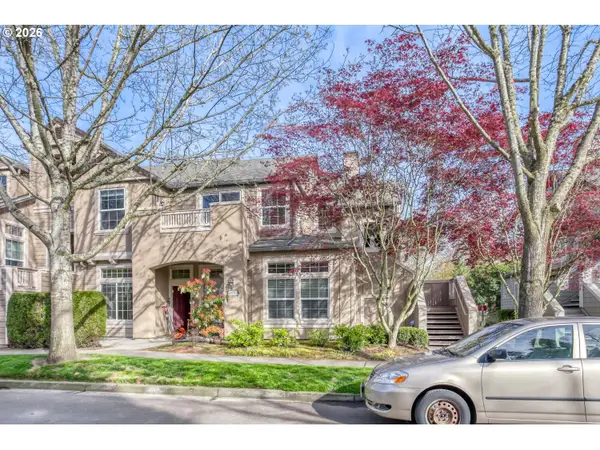 1828 NE Ashberry Dr, Hillsboro, OR 97124