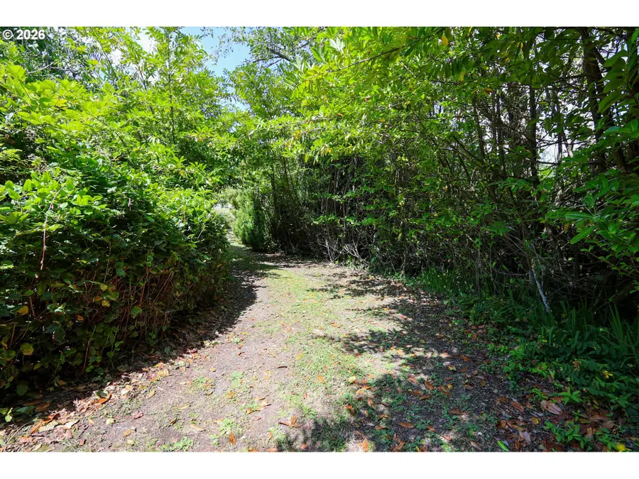 63253 Sunrise Rd, Coos Bay, OR 97420 - #3