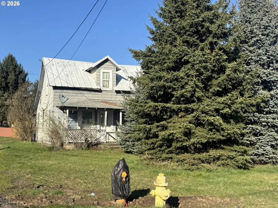 210 6th St, Amity, OR 97101 - #2