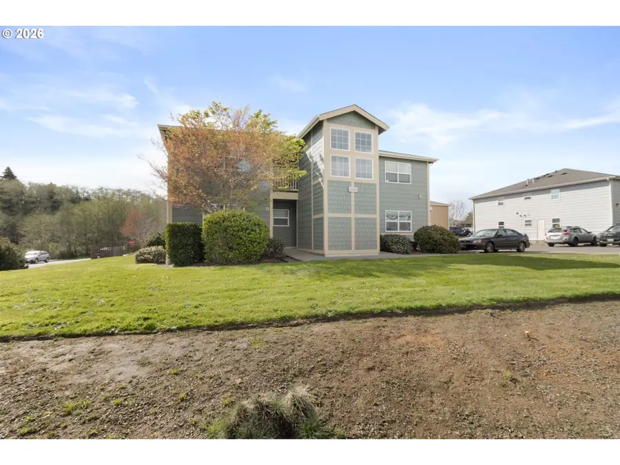 2045 SE Azalea Ave, Warrenton, OR 97146 - #3
