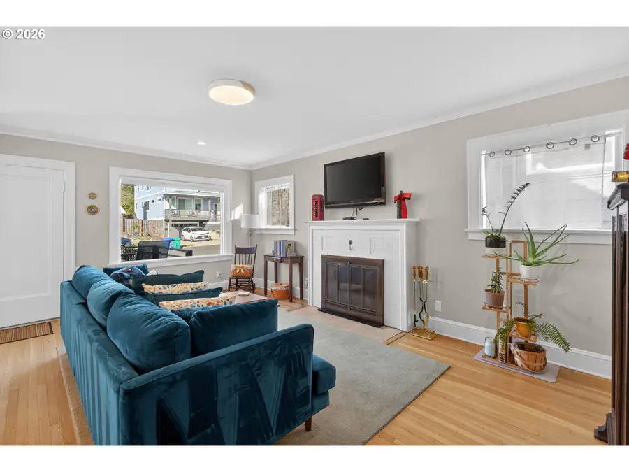 2704 SE Harrison St, Portland, OR 97214 - #3