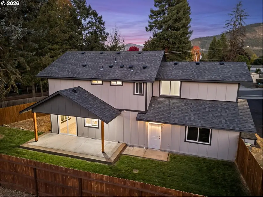 1736 Drury Ln, Grants Pass, OR 97527 - #2