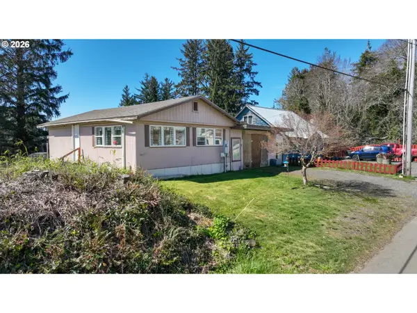 21 2nd St, BayCenter, WA 98527