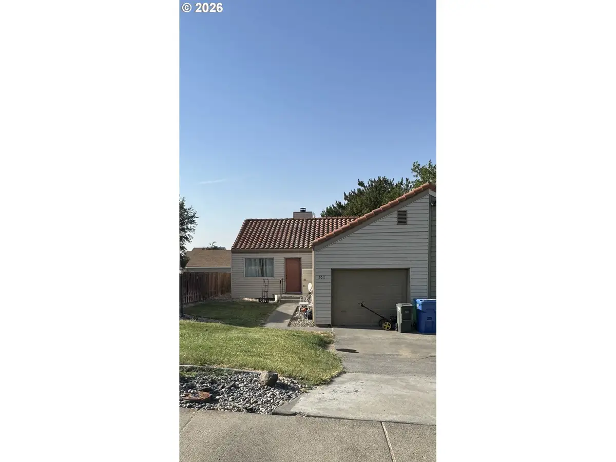 2011 SW Runnion Dr, Pendleton, OR 97801 - #1