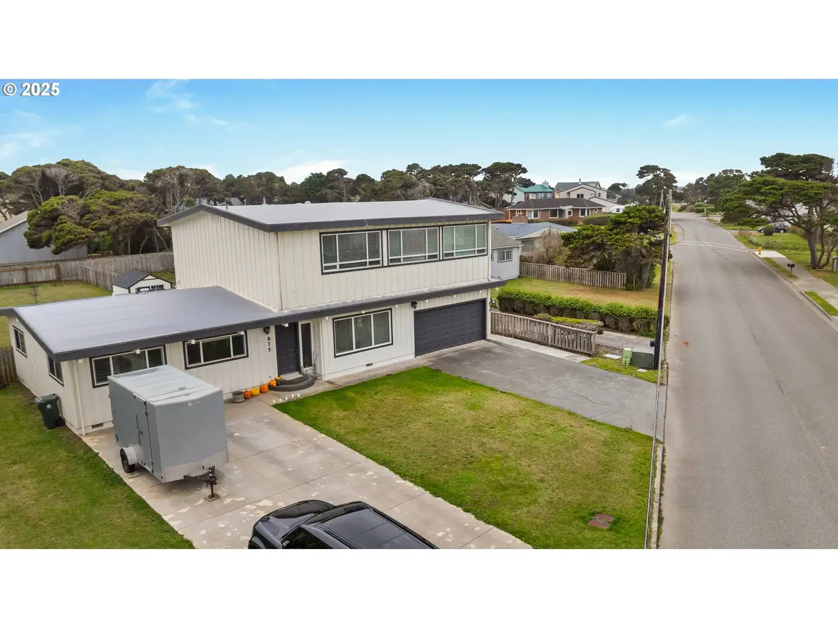 875 Ocean Dr Sw, Bandon, OR 97411 - Image #1