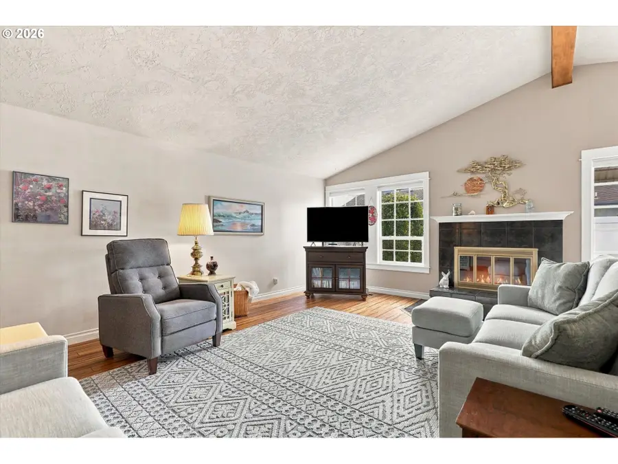 1988 Nut Tree Dr, Salem, OR 97304 - #3