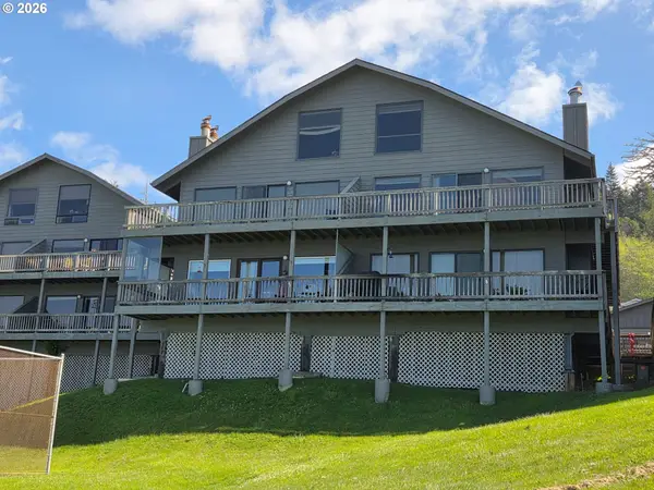 29134 Ellensburg Ave #27, GoldBeach, OR 97444