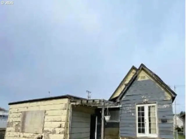 1015 Maple St, Hoquiam, WA 98550 - #2