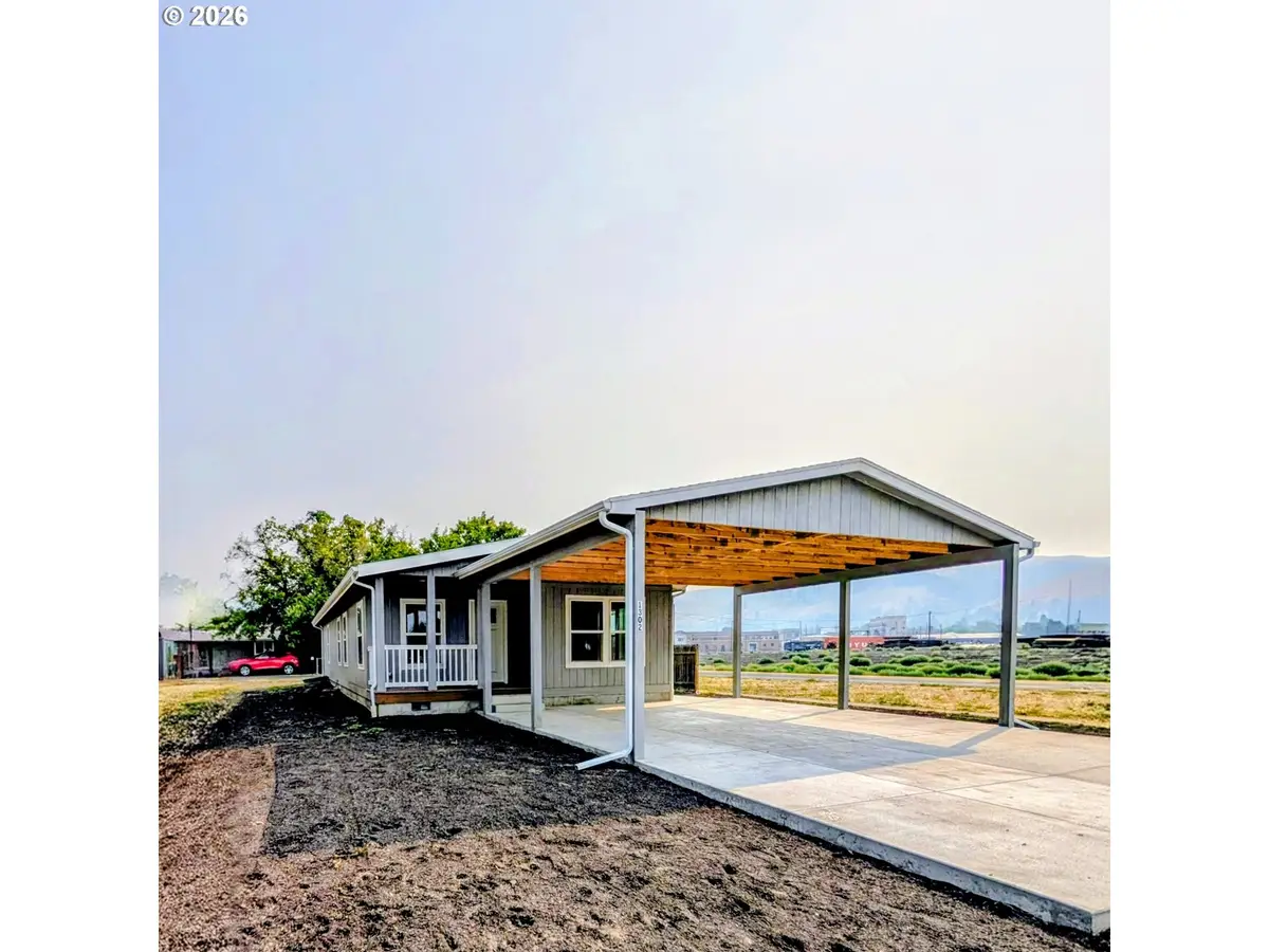 1302 Jackson Ave, La Grande, OR 97850 - #1