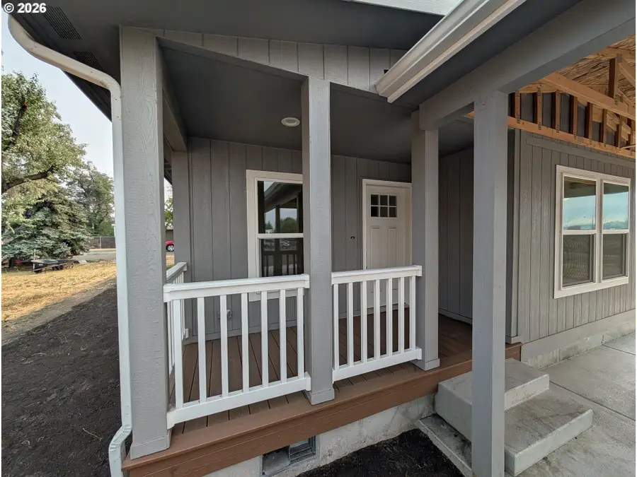 1302 Jackson Ave, La Grande, OR 97850 - #3