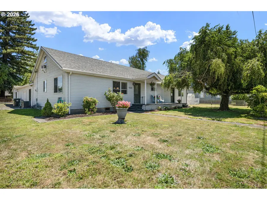 112 E 2nd St, Halsey, OR 97348 - #2