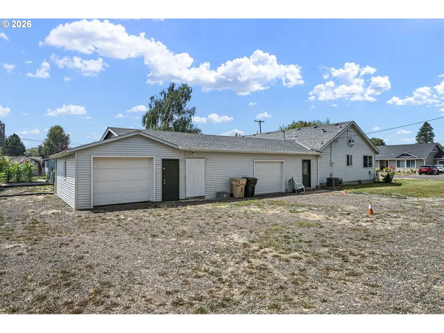 112 E 2nd St, Halsey, OR 97348 - #3
