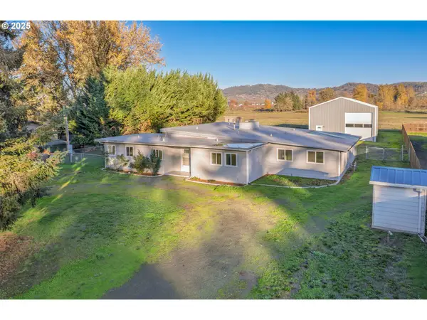 255 Shady Dr, Roseburg, OR 97471