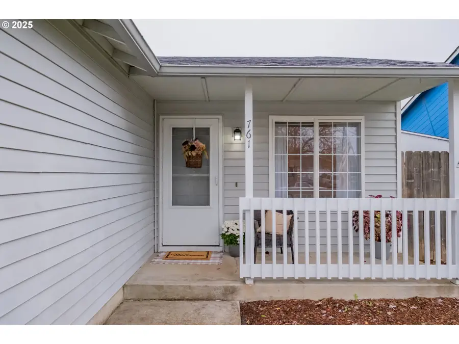 761 Hyacinth St, Independence, OR 97351 - Image #2