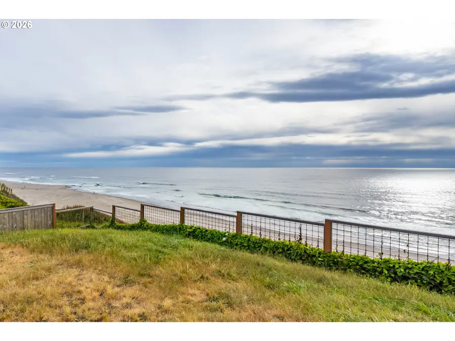 1933 NW Harbor Ave, Lincoln City, OR 97367 - #2
