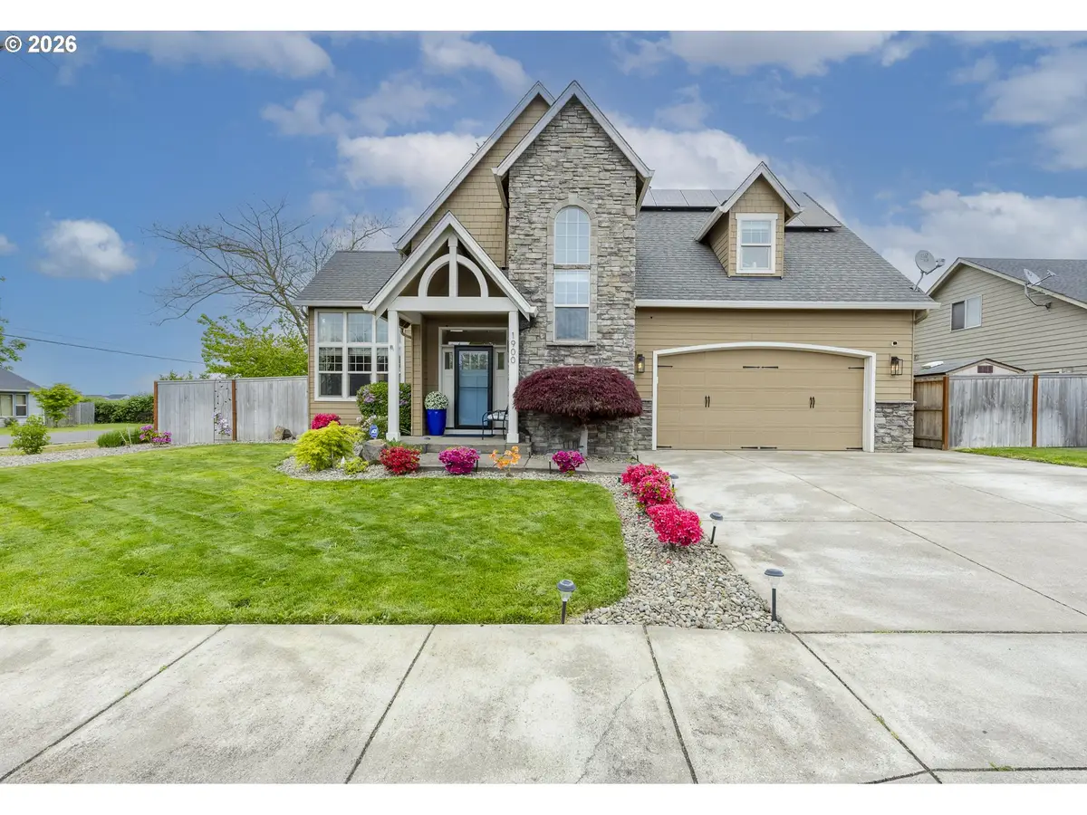 1900 W 4th Ave, Junction City, OR 97448 - #1