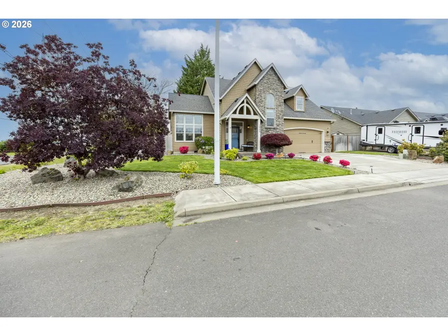 1900 W 4th Ave, Junction City, OR 97448 - #2