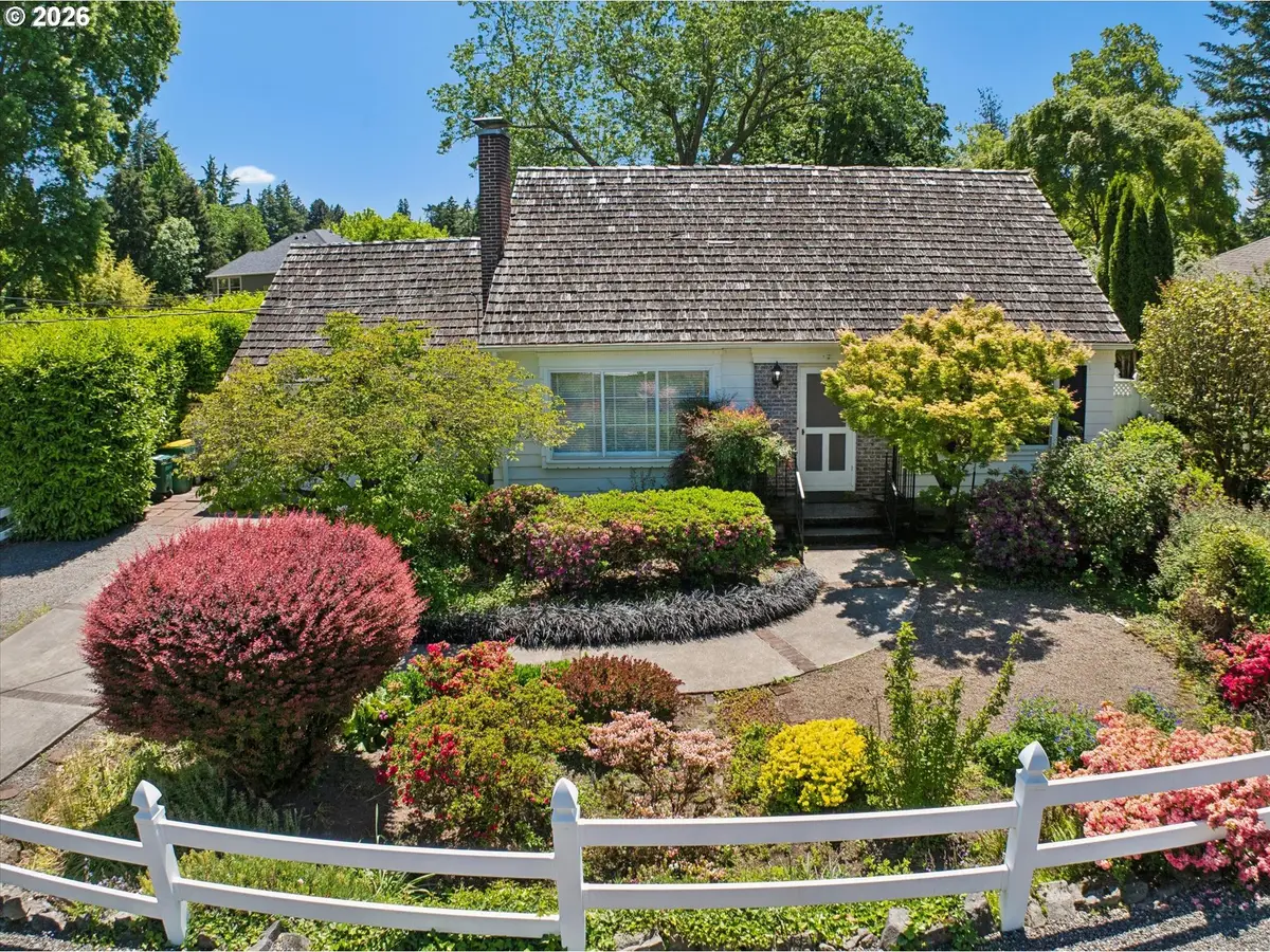 8500 SW Cashmur Ln, Portland, OR 97225 - #1