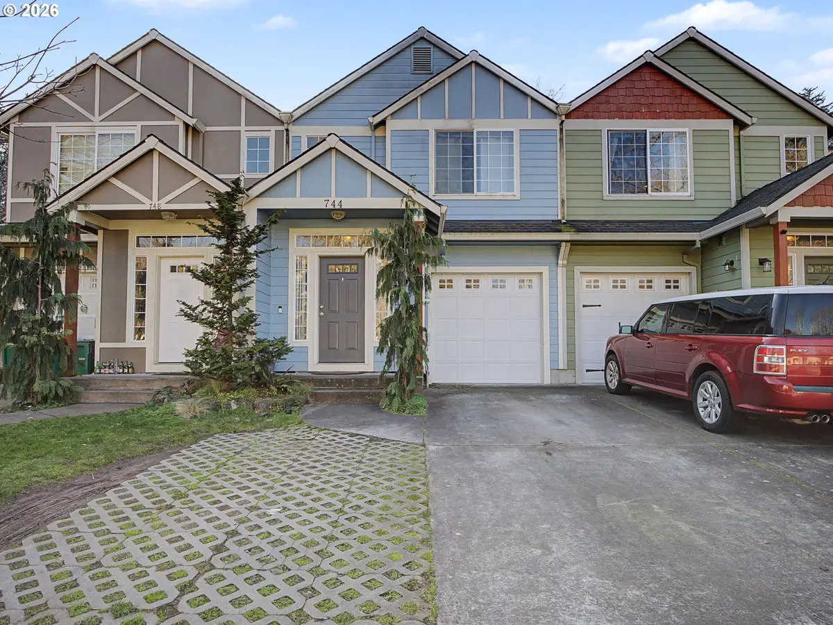 744 E Hist Columbia River Hwy, Troutdale, OR 97060 - #1