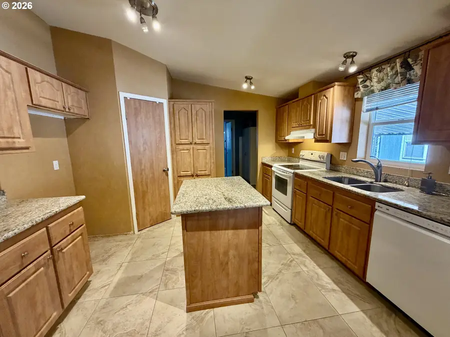 1699 N Terry St #111, Eugene, OR 97402 - #3