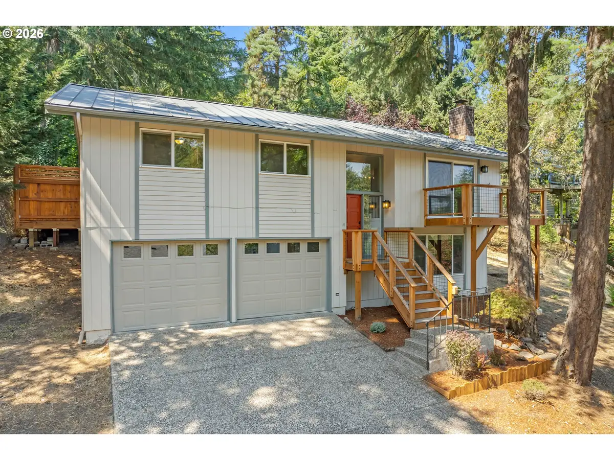 583 Lochmoor Pl, Eugene, OR 97405 - #1