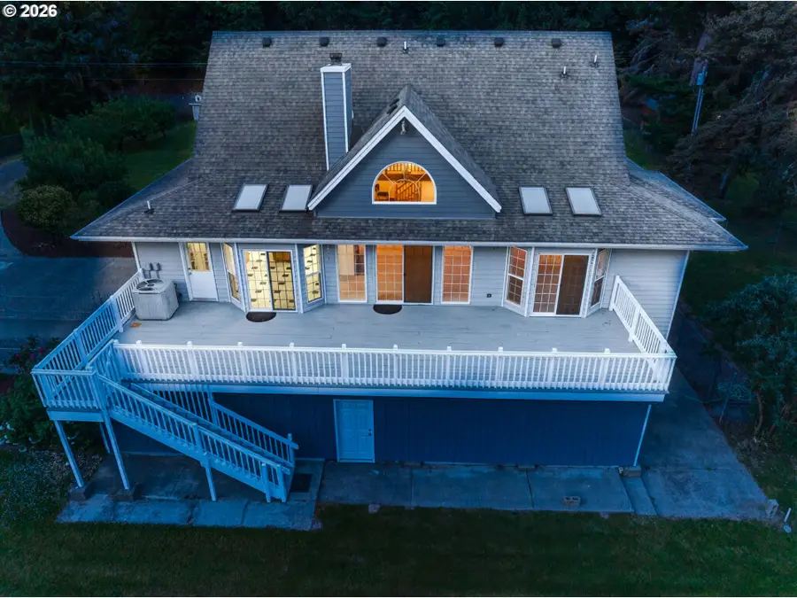 1958 Scottsburg West Rd, Scottsburg, OR 97473 - #2