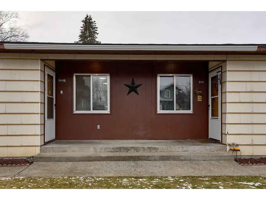 304 E Park St, Enterprise, OR 97828 - Image #2