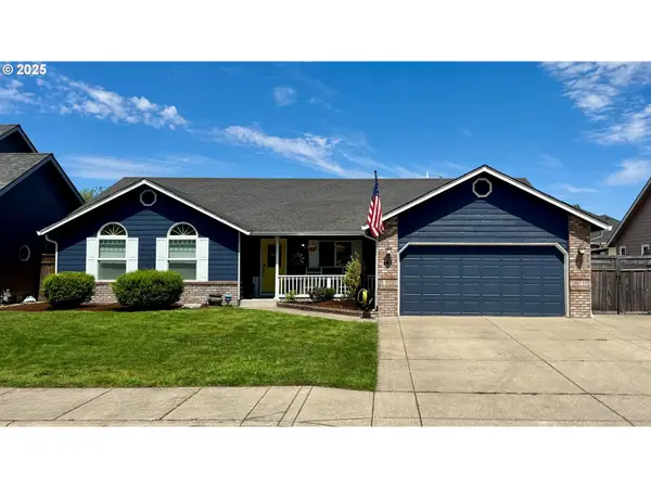 141 Cortland Ln, Eugene, OR 97404