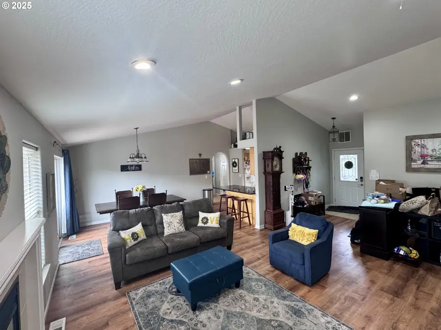 141 Cortland Ln, Eugene, OR 97404 - #3