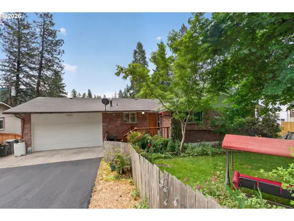 4525 Fox Hollow Rd, Eugene, OR 97405
