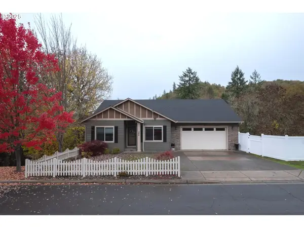 286 Winchester Creek Ave, Winchester, OR 97495