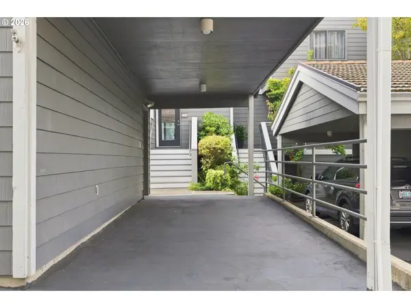 615 SE Linn St #D, Portland, OR 97202