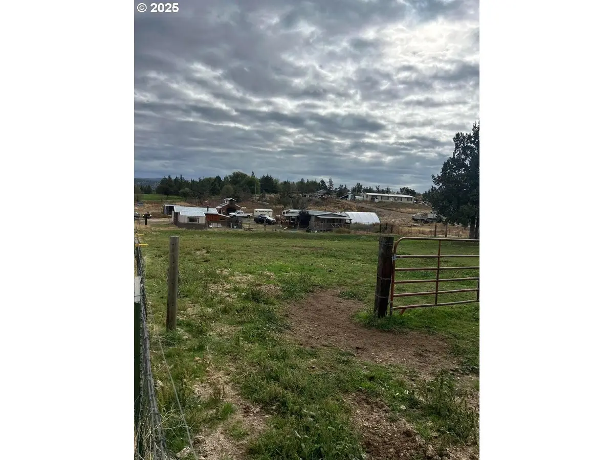 205 SE Terrace Ave, Madras, OR 97741 - Image #1