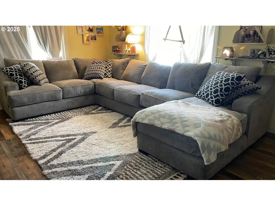 205 SE Terrace Ave, Madras, OR 97741 - Image #2