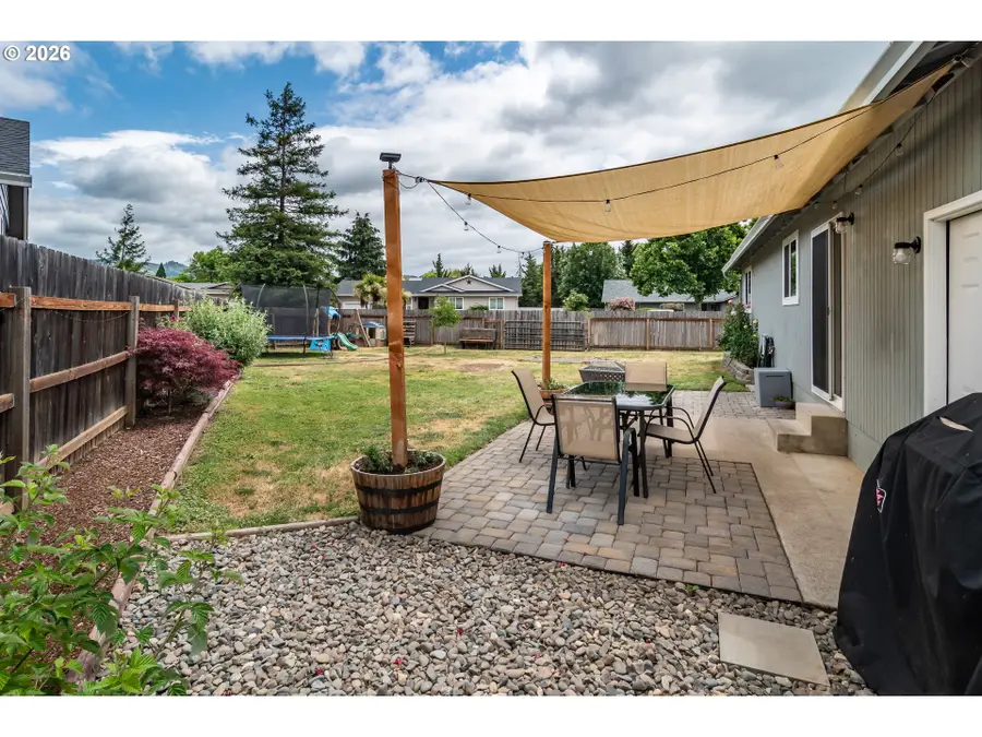 113 Shaffer Ct, Roseburg, OR 97471 - #3