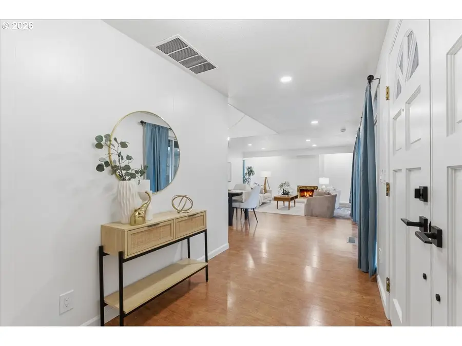 14825 SW Village Ln, Beaverton, OR 97007 - Image #3