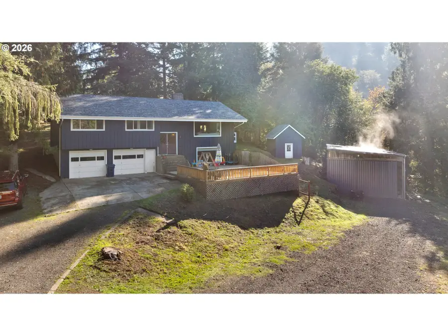 1101 E 15th St, Coquille, OR 97423 - #2