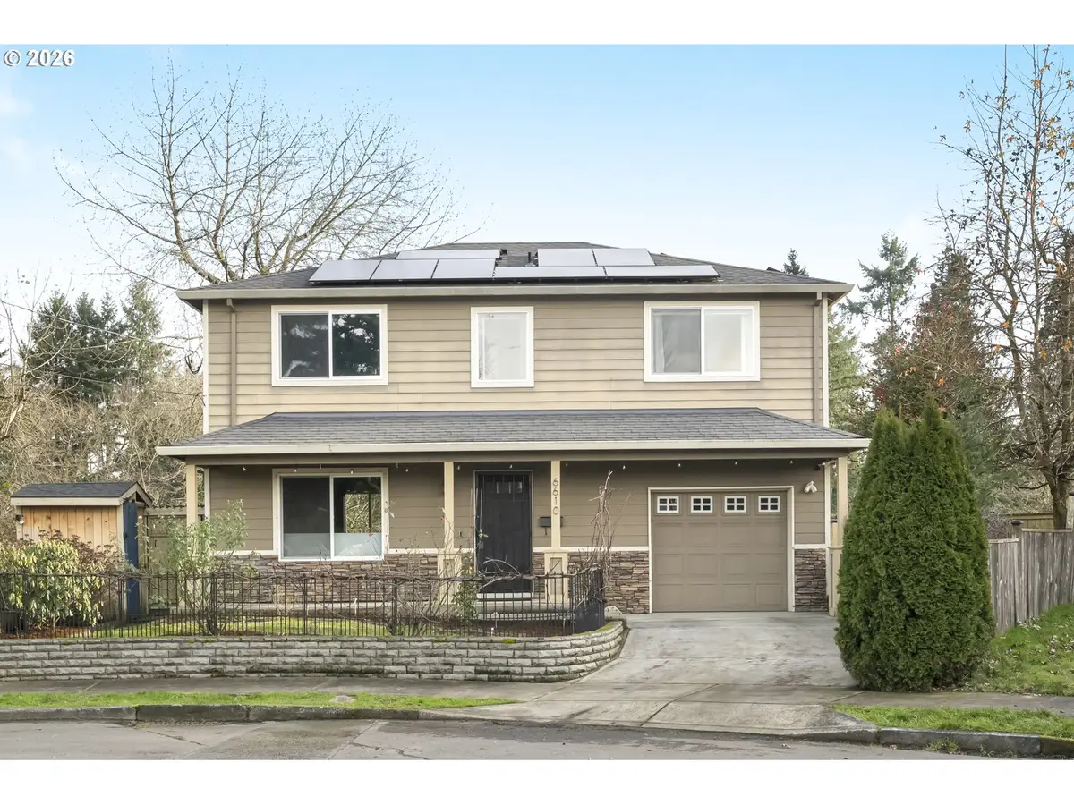 6610 N Smith Ct, Portland, OR 97203 - Image #1