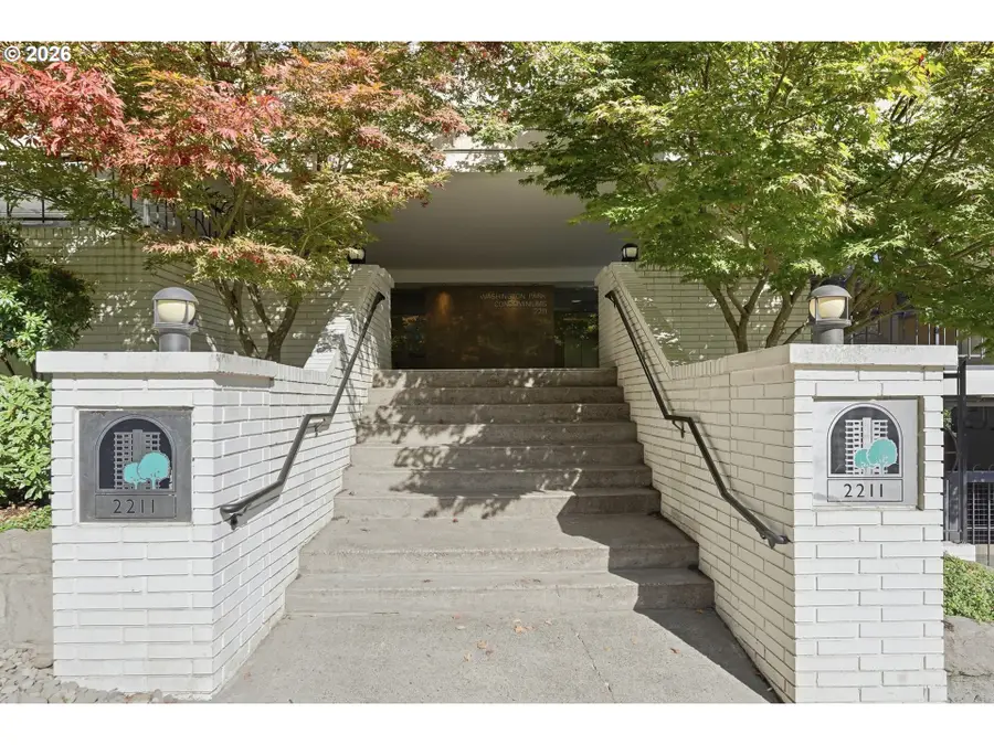 2211 SW Park Pl #702, Portland, OR 97205 - #2