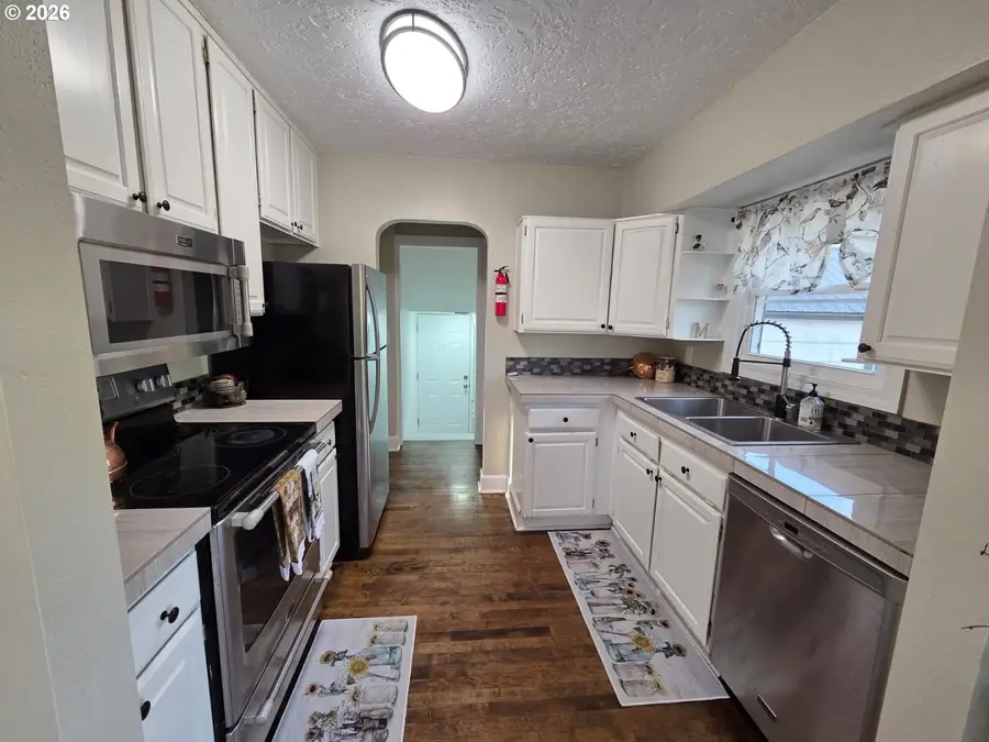 415 SE Roberts Ave, Gresham, OR 97080 - #3