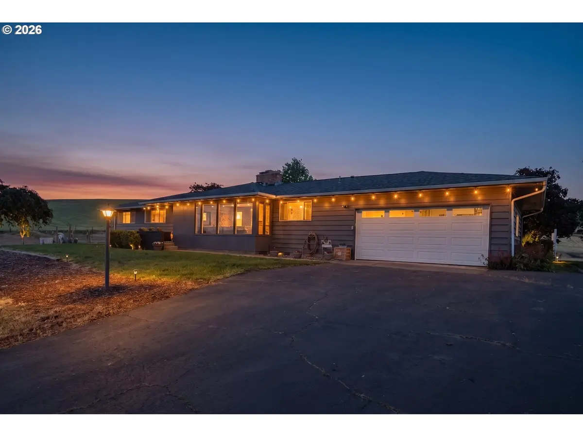 83528 Dufur Valley Rd, Dufur, OR 97021 - #1