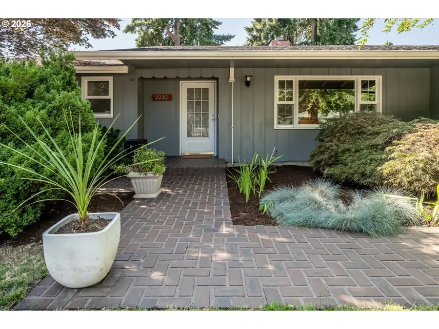 2230 Azure St, Eugene, OR 97401 - #2